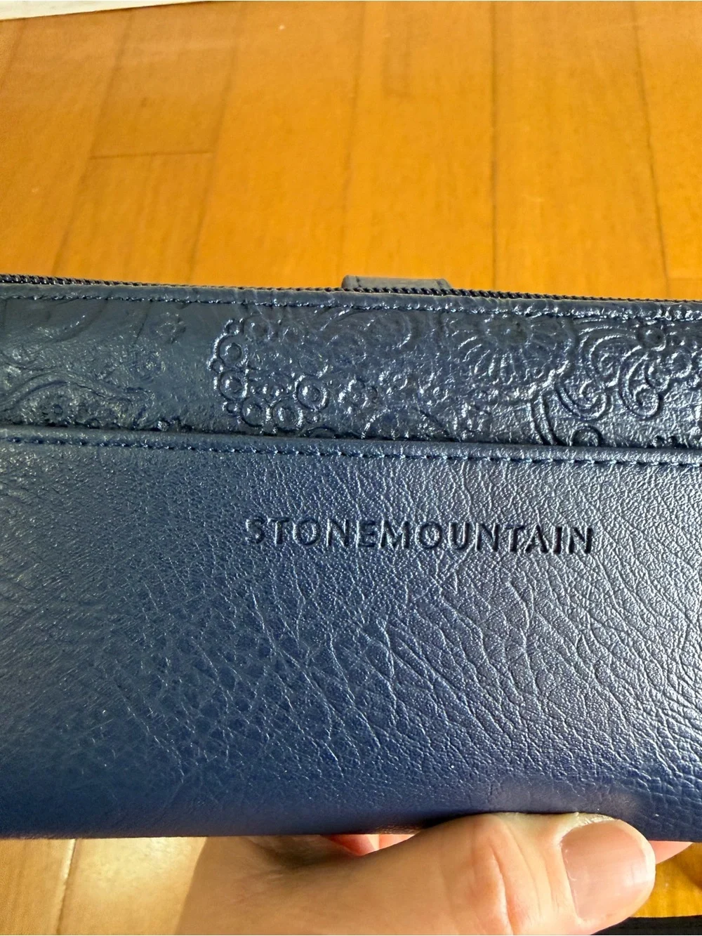 Stone Mountain Navy Blue Bonded Leather Floral Wristlet Wallet NWT